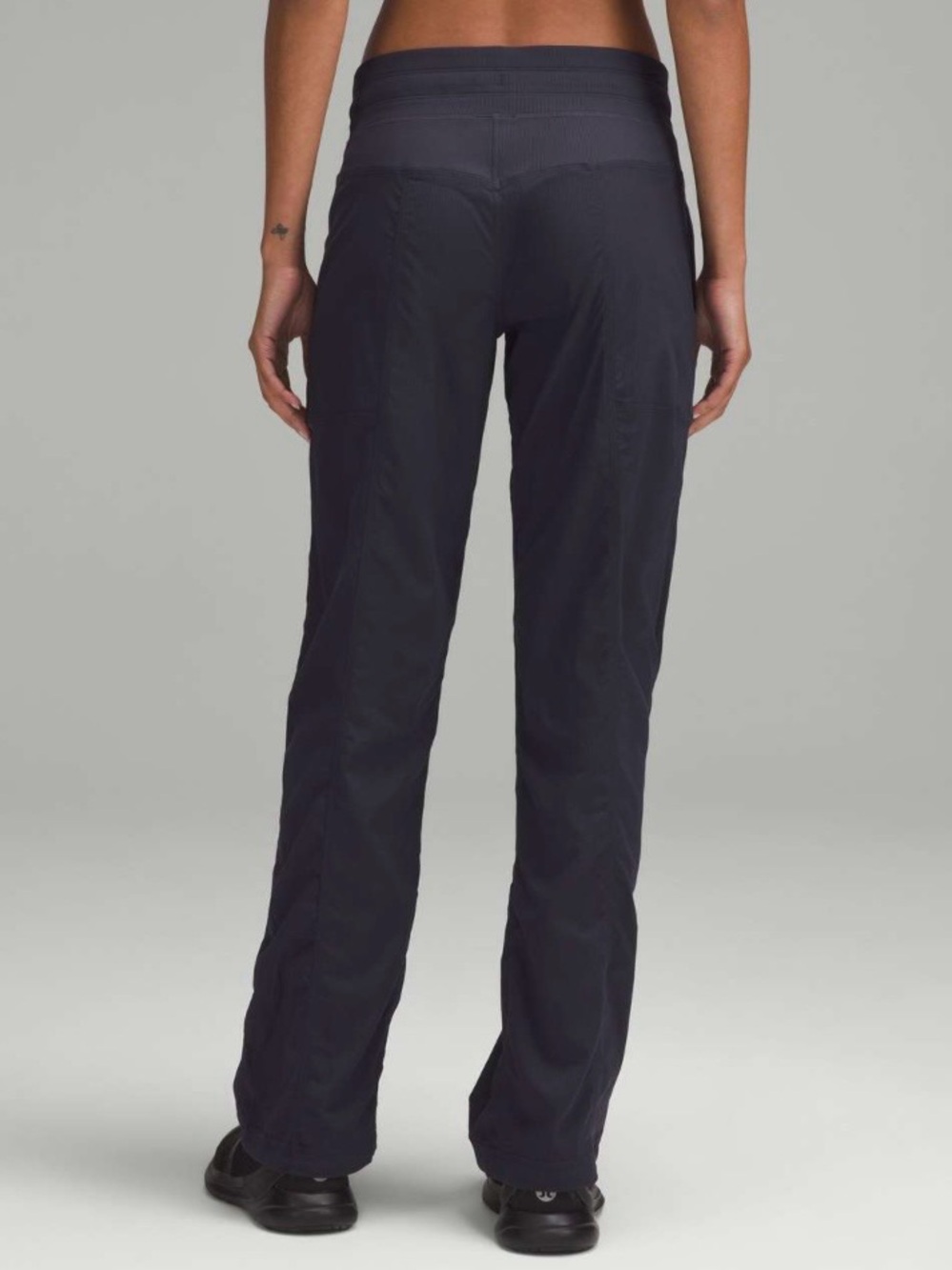 Lululemon Dance Studio Mid-Rise Pant Regular
in Black Night Size 6 - Picture 2 of 16